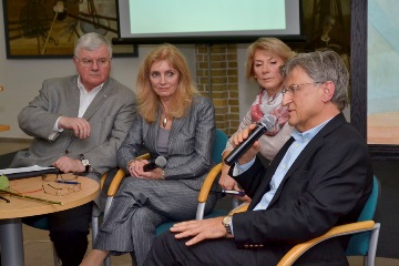 od lewej: prof. B. Czerniak, A. Kolmer, H. Kwiatkowska i L. Szopa
