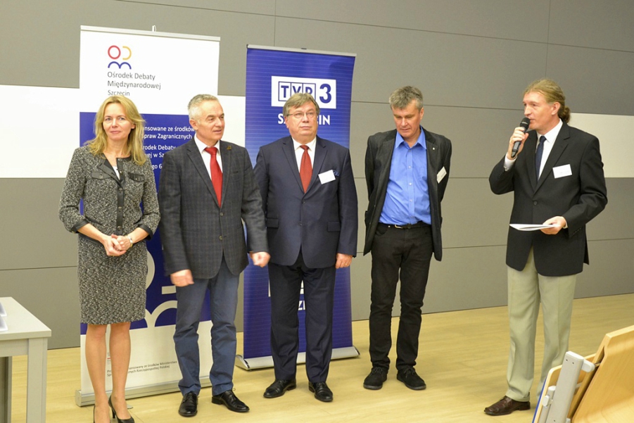 od prawej: Grzegorz Czarnecki, Tadeusz Krzywda, Grzegorz Ciechanowski, Mirosława EL Frey